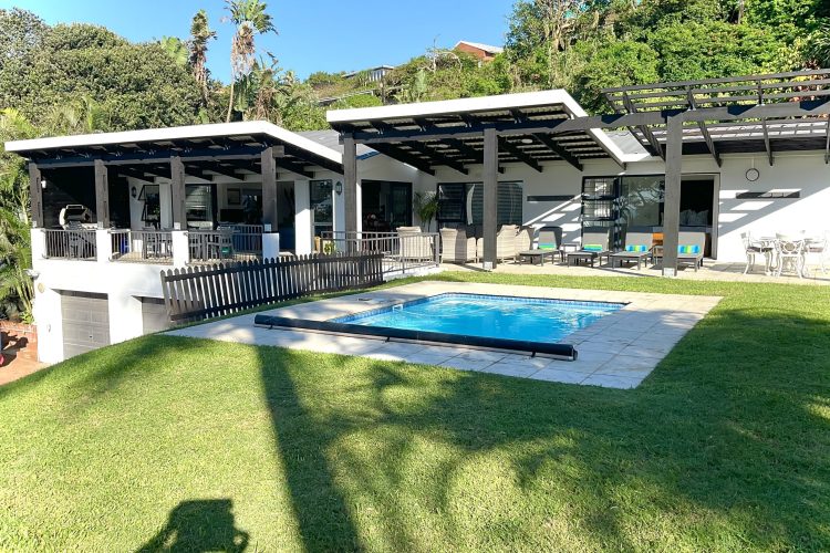 The Griffins, self-catering holiday home across the road from Main Beach in Zinkwazi Beach – photo 2
