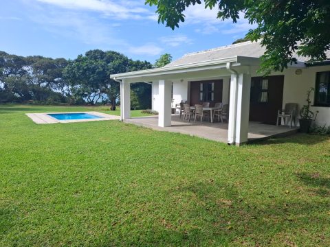 RAMBLiNN beachfront self-catering accommodation in Zinkwazi Beach