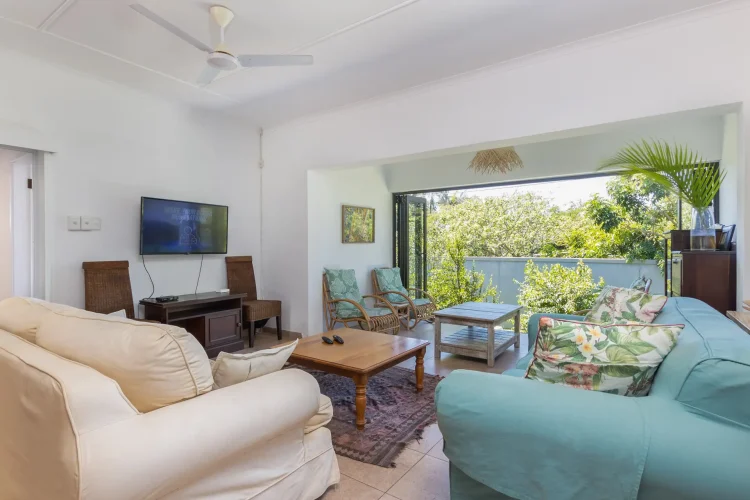 Pelicans, self-catering holiday home across the road from the beach in Zinkwazi Beach – photo 3
