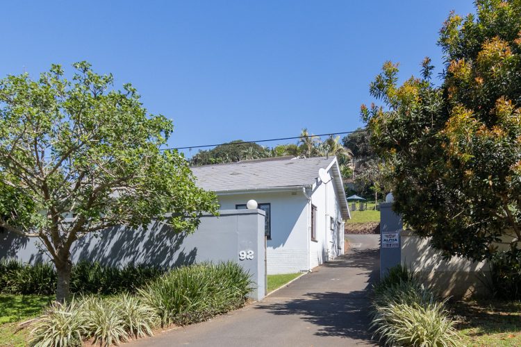 Pelicans, self-catering holiday home across the road from the beach in Zinkwazi Beach – photo 43
